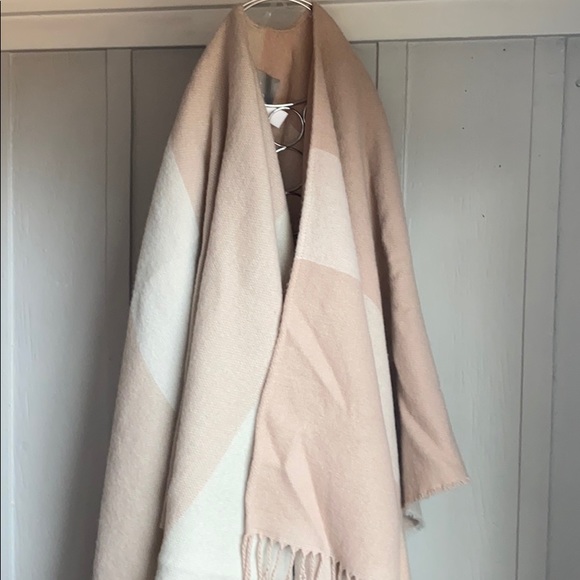 Scarf - Picture 3 of 6